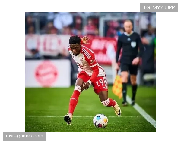 戴维斯边路突破犀利，助球队持续提升竞争力再创佳绩