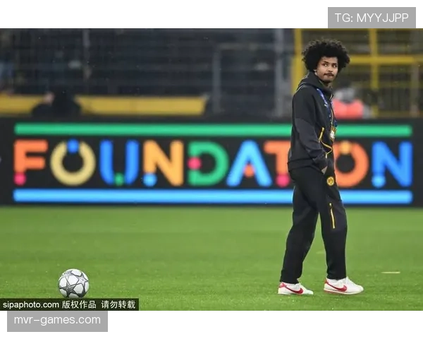 恰尔汗奥卢无球跑动